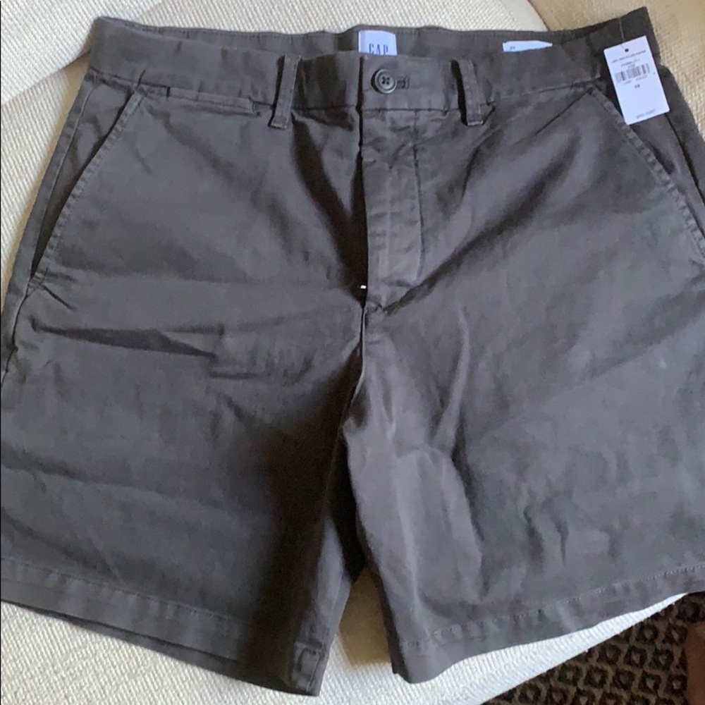 Men’s Gap 7” shorts
